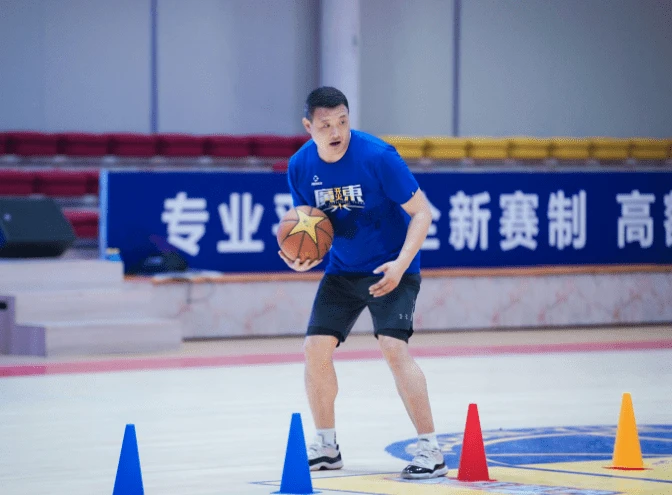 儿童篮球基本功训练内容包括_1